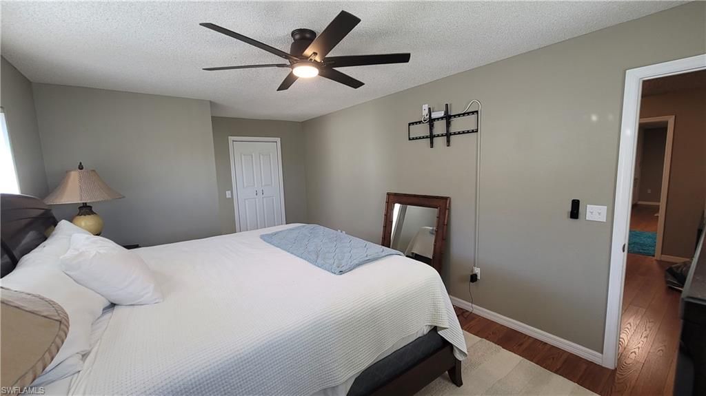 Image 14 of property listing at 1642 SE 39th TER, Cape Coral, FL 33904