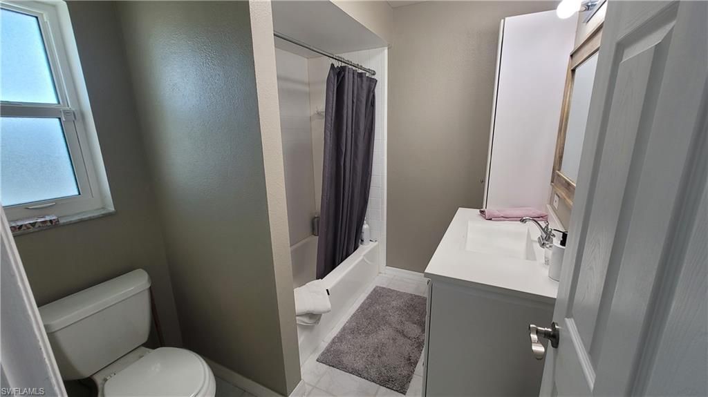 Image 22 of property listing at 1642 SE 39th TER, Cape Coral, FL 33904