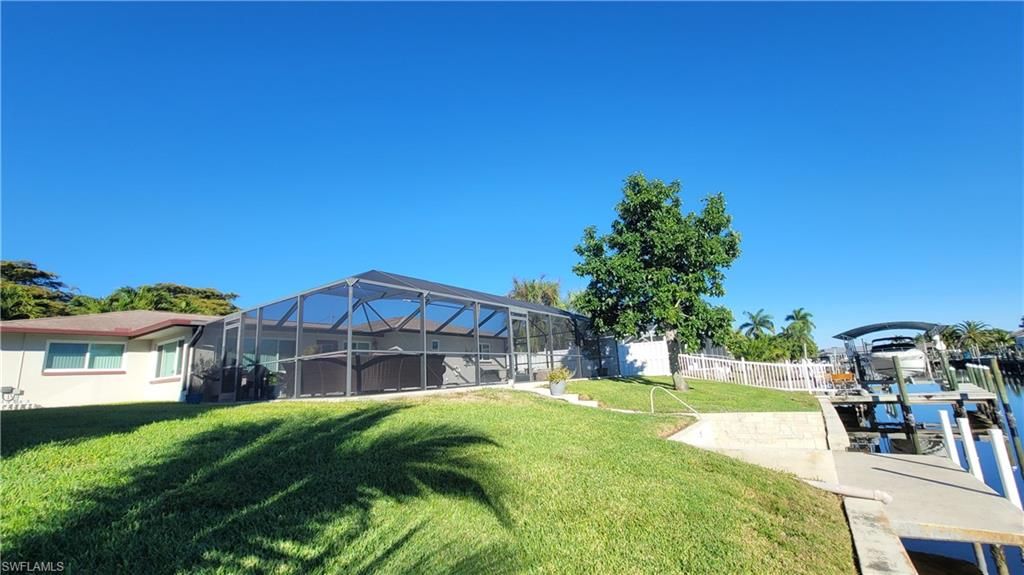 Image 30 of property listing at 1642 SE 39th TER, Cape Coral, FL 33904