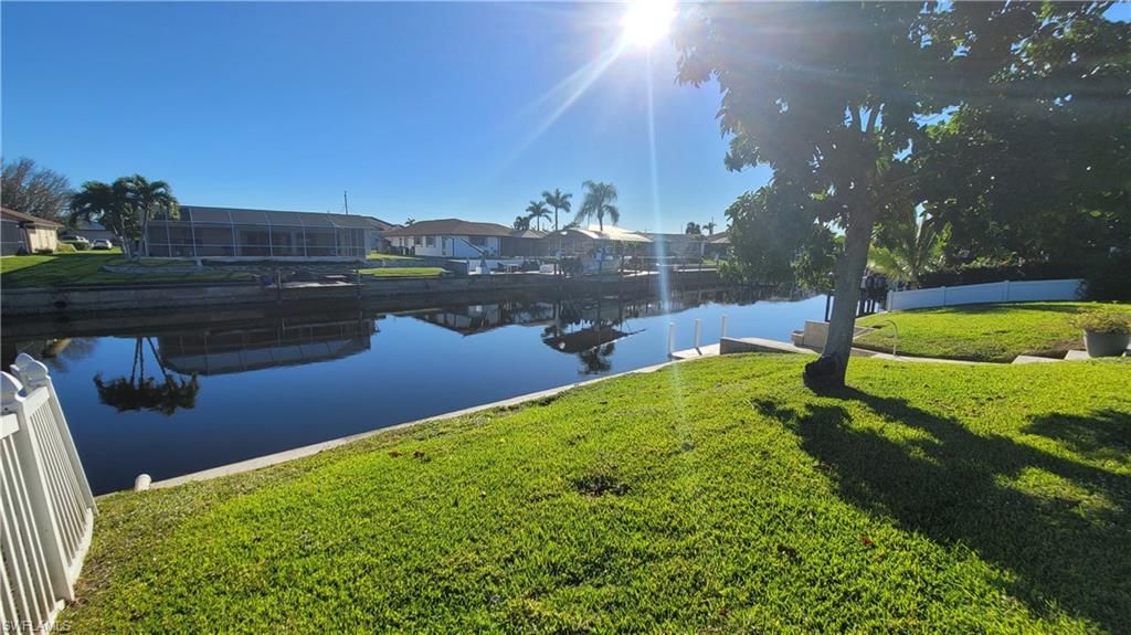 Image 33 of property listing at 1642 SE 39th TER, Cape Coral, FL 33904