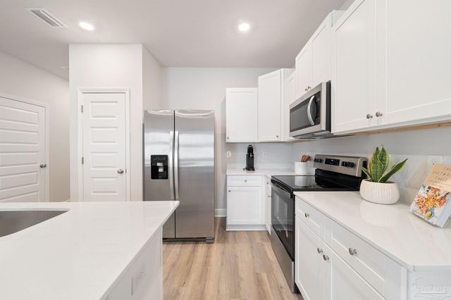 5677 Stellarjay St, Gulf Breeze, FL 32563