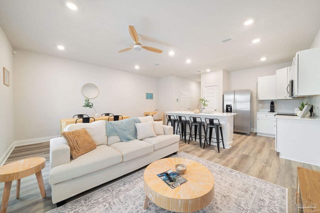 5677 Stellarjay St, Gulf Breeze, FL 32563