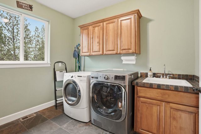 4020 S Saltese Lake Rd, Greenacres, WA 99016