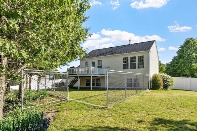 131 Nathan Ln, Plymouth, MA 02360