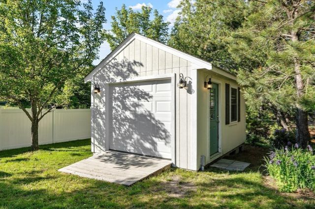 131 Nathan Ln, Plymouth, MA 02360