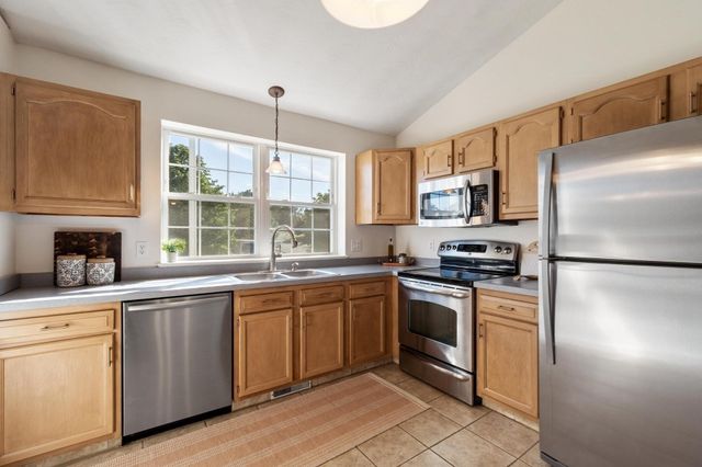 131 Nathan Ln, Plymouth, MA 02360