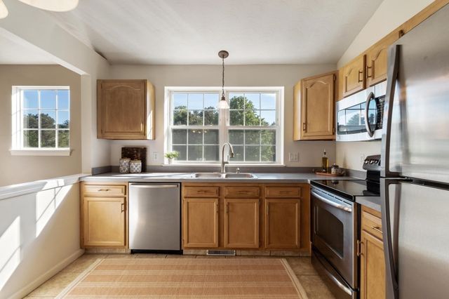 131 Nathan Ln, Plymouth, MA 02360