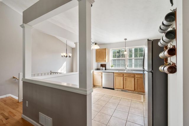131 Nathan Ln, Plymouth, MA 02360
