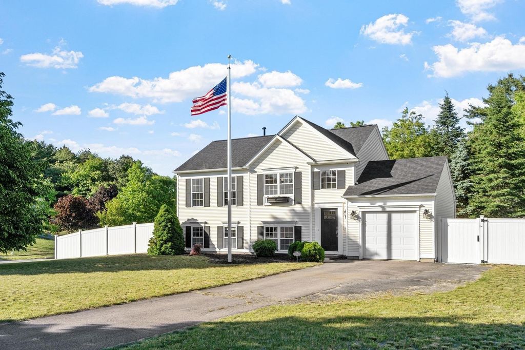 131 Nathan Ln, Plymouth, MA 02360