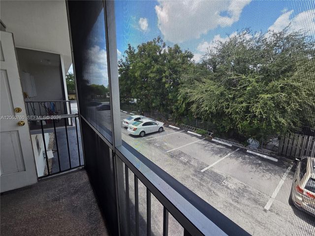415 NE 2nd St 217, Hallandale Beach, FL 33009