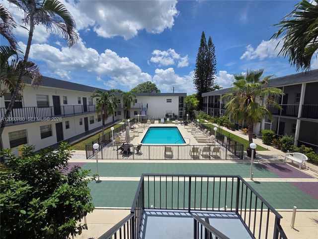 415 NE 2nd St 217, Hallandale Beach, FL 33009