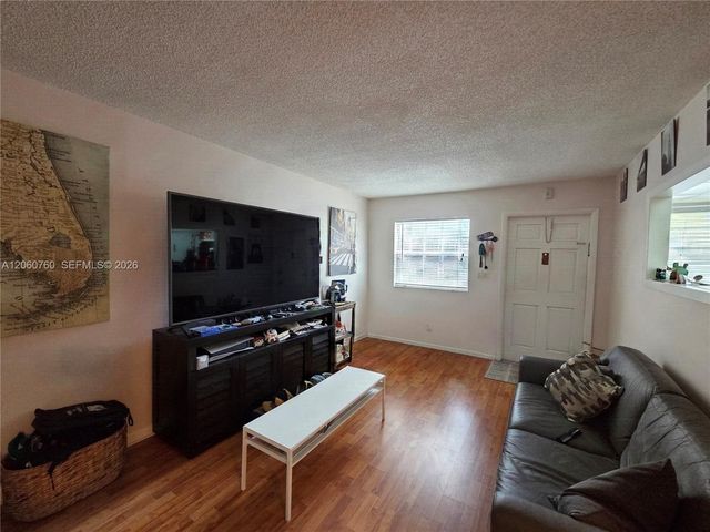 415 NE 2nd St 217, Hallandale Beach, FL 33009