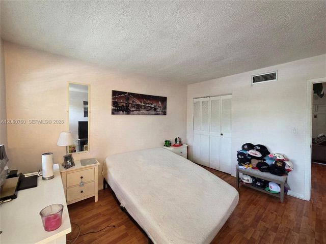 415 NE 2nd St 217, Hallandale Beach, FL 33009