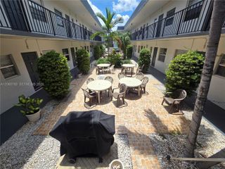 415 NE 2nd St 217, Hallandale Beach, FL 33009