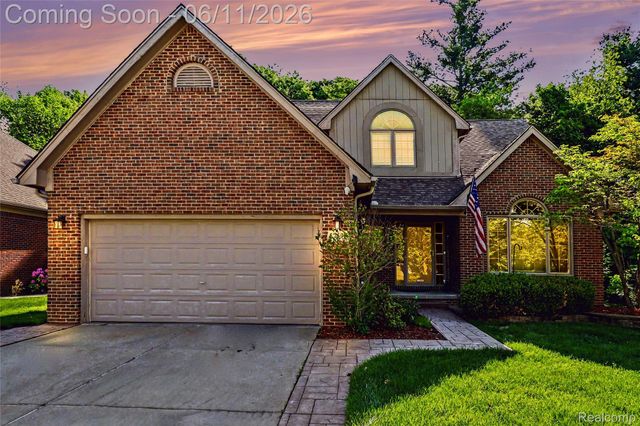 57572 Suffield Drive, Washington Township, MI 48094