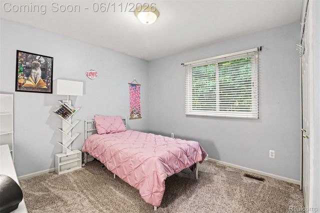 57572 Suffield Drive, Washington Township, MI 48094