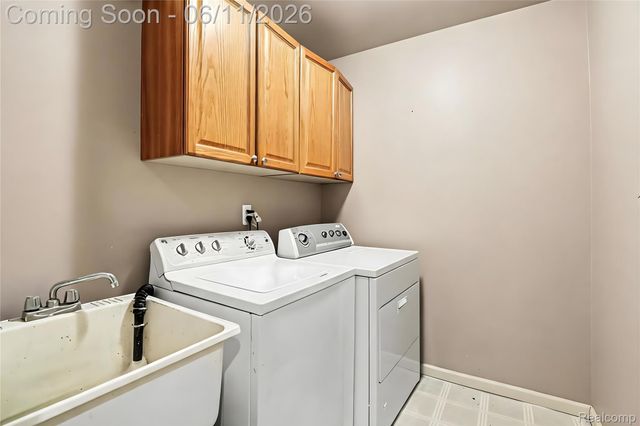 57572 Suffield Drive, Washington Township, MI 48094