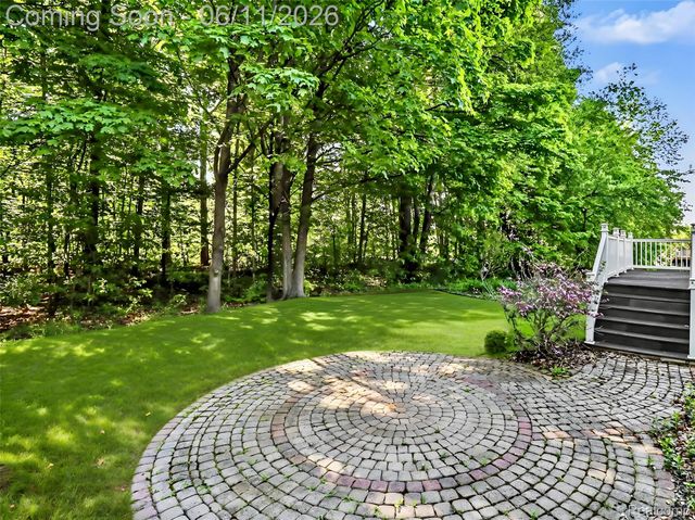 57572 Suffield Drive, Washington Township, MI 48094