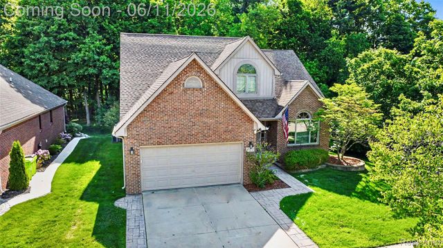 57572 Suffield Drive, Washington Township, MI 48094