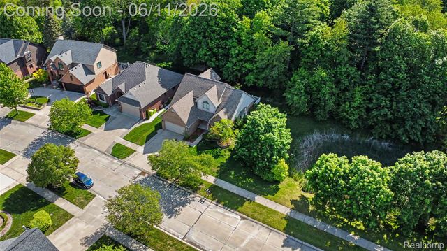 57572 Suffield Drive, Washington Township, MI 48094