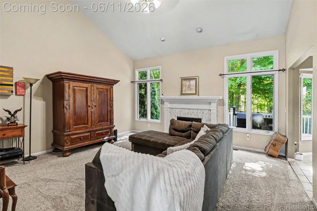 57572 Suffield Drive, Washington Township, MI 48094
