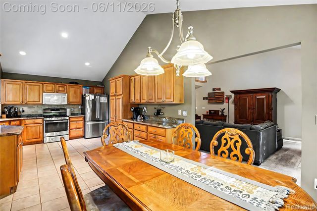 57572 Suffield Drive, Washington Township, MI 48094