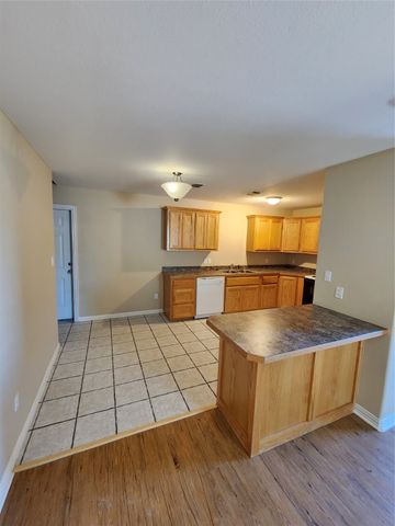 704 S Dewey Avenue, Sherman, TX 75090