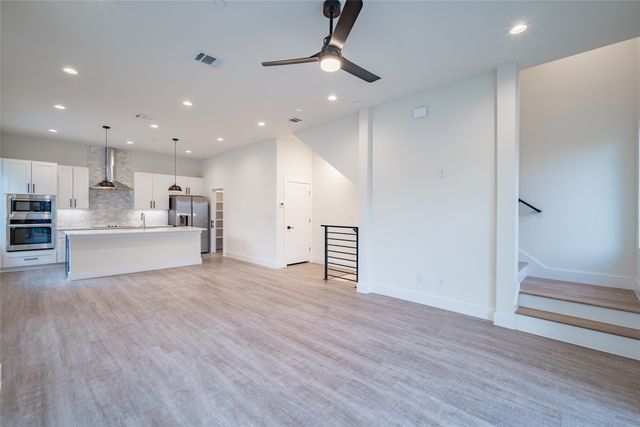 1614 N Fitzhugh Avenue 204, Dallas, TX 75204