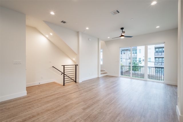 1614 N Fitzhugh Avenue 204, Dallas, TX 75204