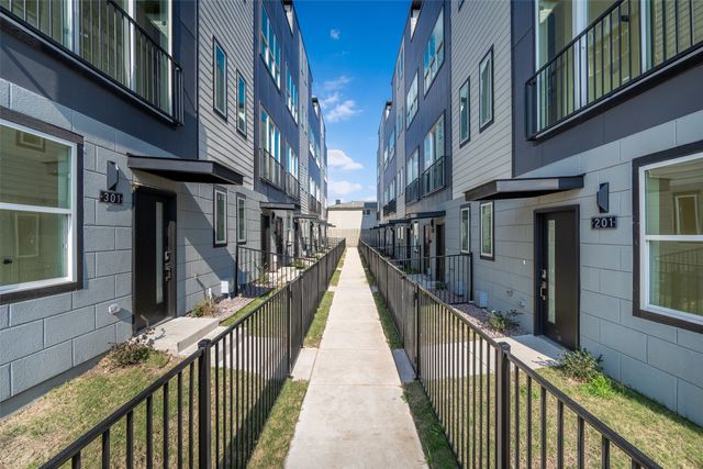 1614 N Fitzhugh Avenue 204, Dallas, TX 75204