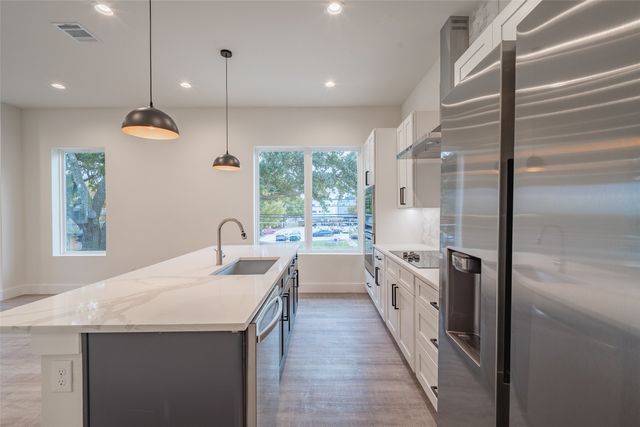 1614 N Fitzhugh Avenue 204, Dallas, TX 75204