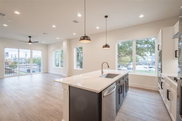 1614 N Fitzhugh Avenue 204, Dallas, TX 75204