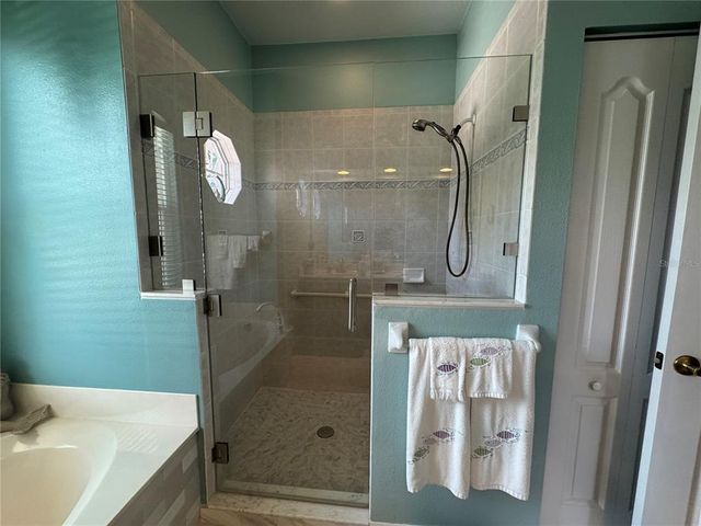 7114 46TH AVENUE CIRCLE E, Bradenton, FL 34203
