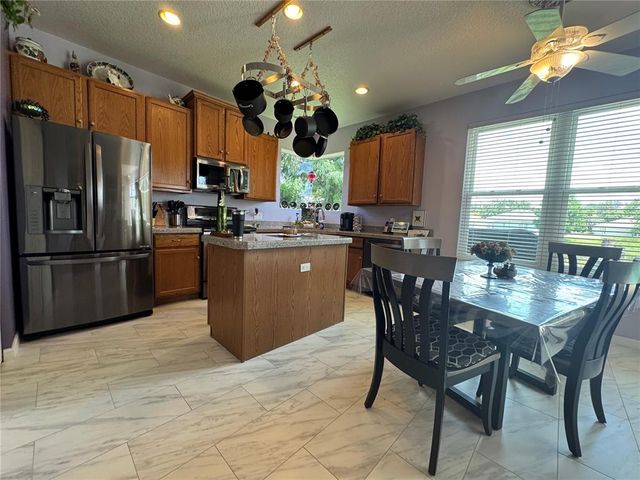 7114 46TH AVENUE CIRCLE E, Bradenton, FL 34203