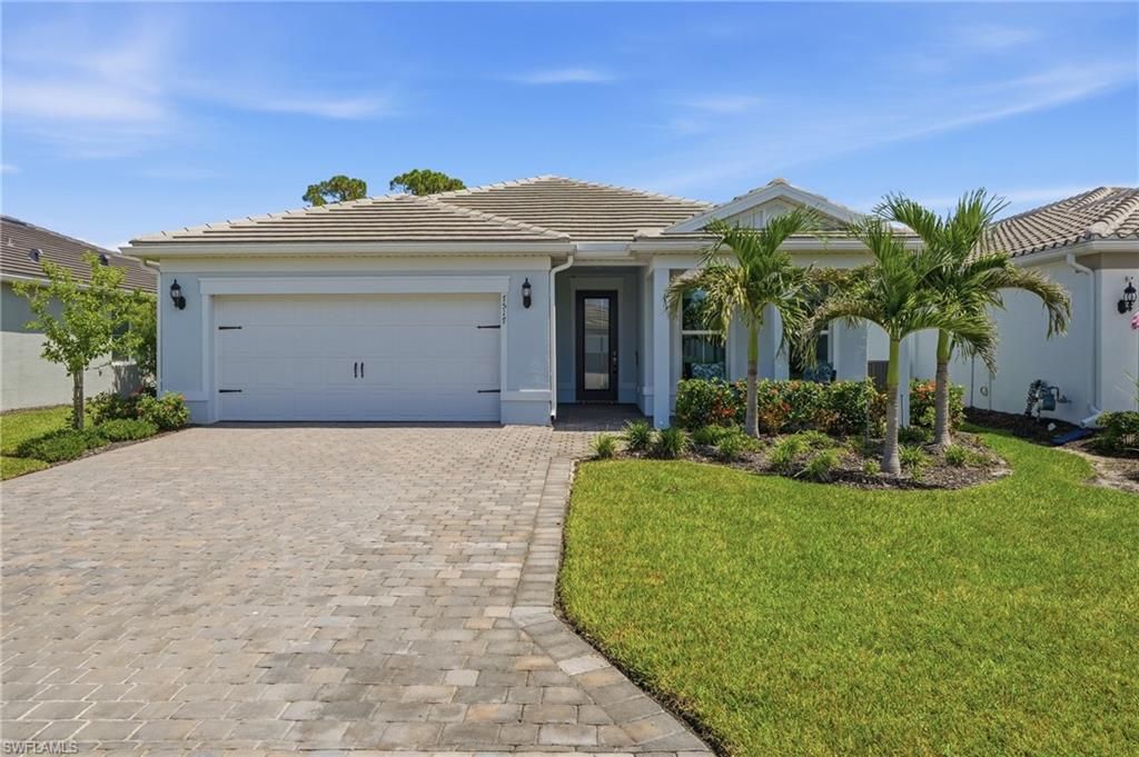7517 Paradise Tree DR, NORTH FORT MYERS, FL 33917 — exterior
