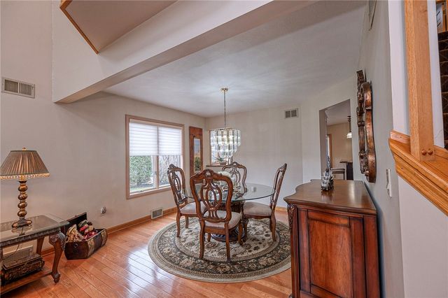 53 Hobbitt Ln, Finleyville, PA 15332