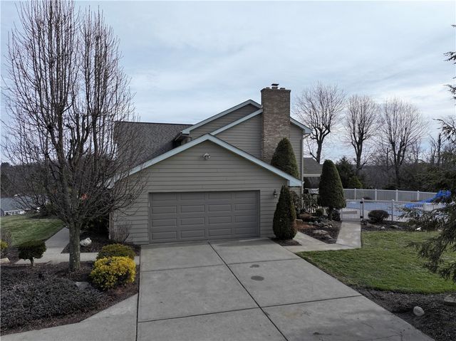 53 Hobbitt Ln, Finleyville, PA 15332