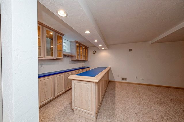 53 Hobbitt Ln, Finleyville, PA 15332