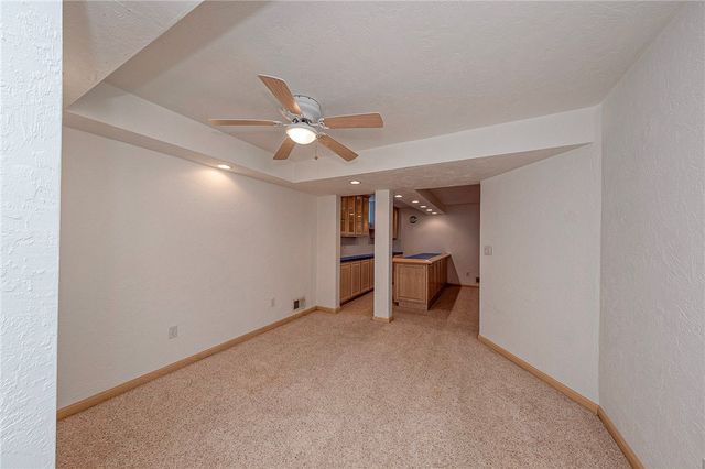 53 Hobbitt Ln, Finleyville, PA 15332