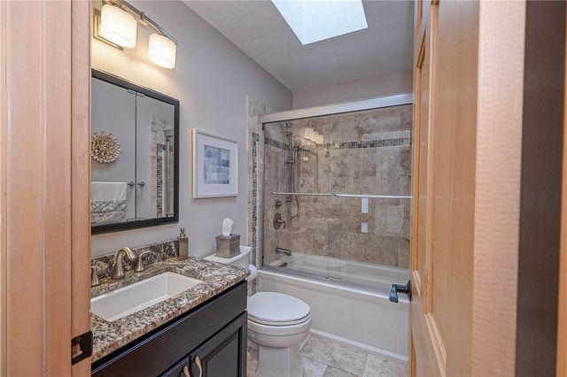 53 Hobbitt Ln, Finleyville, PA 15332