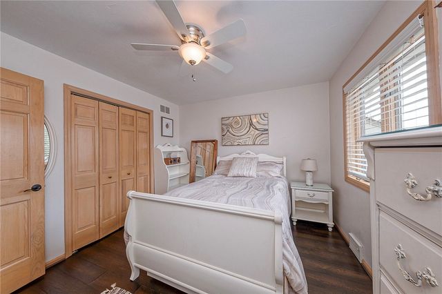 53 Hobbitt Ln, Finleyville, PA 15332