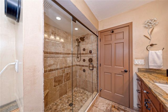 53 Hobbitt Ln, Finleyville, PA 15332