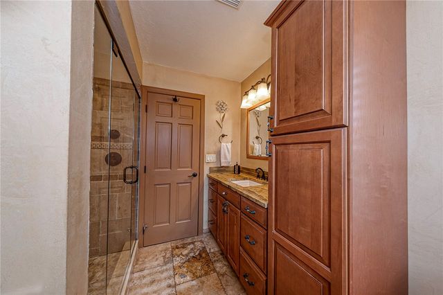 53 Hobbitt Ln, Finleyville, PA 15332