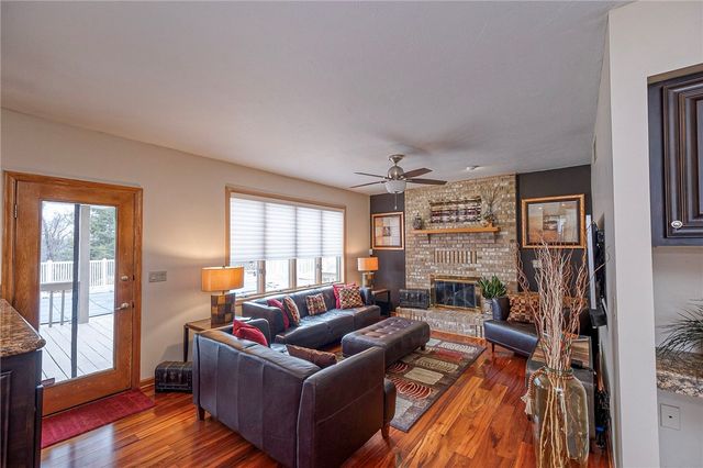 53 Hobbitt Ln, Finleyville, PA 15332