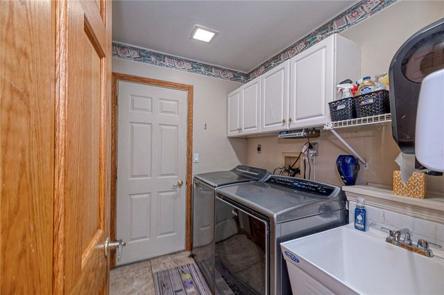 53 Hobbitt Ln, Finleyville, PA 15332