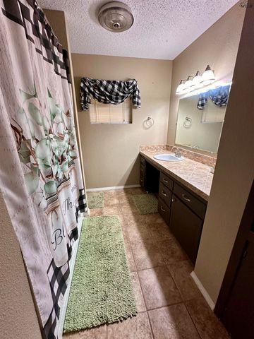 603 W MCLAIN STREET, Seymour, TX 76380