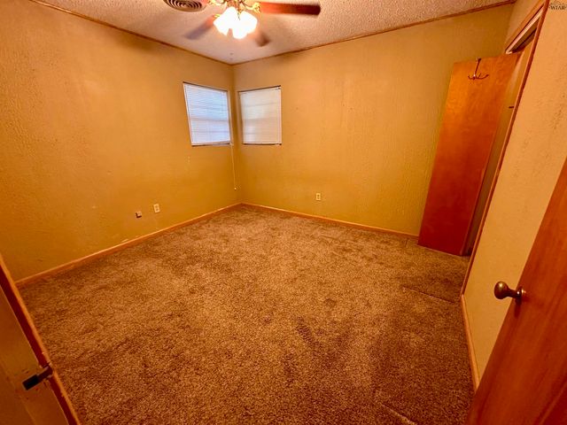 603 W MCLAIN STREET, Seymour, TX 76380