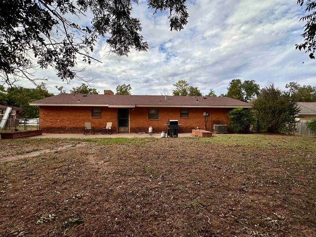 603 W MCLAIN STREET, Seymour, TX 76380