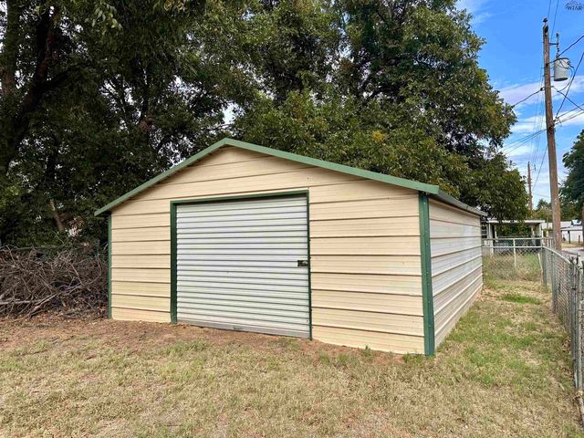 603 W MCLAIN STREET, Seymour, TX 76380