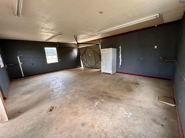 603 W MCLAIN STREET, Seymour, TX 76380